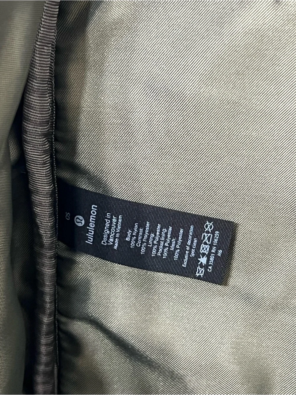 Lululemon Command the Day Duffel 37L Dark Olive Gym Travel Bag
